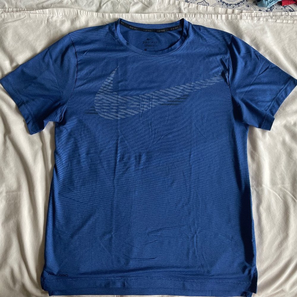 Nike Men's Short Sleeve Athletic Shirt